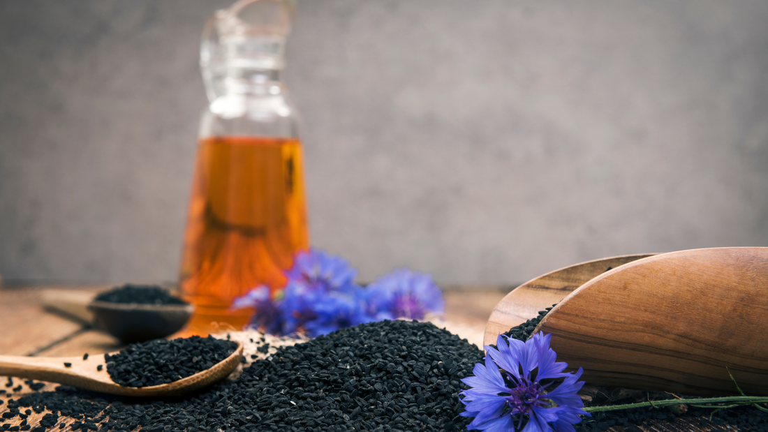 Huile de nigelle (cumin noir) : bienfaits, utilisations santé, peau,  cheveux